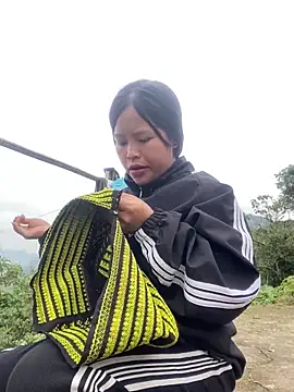 O o UwU o O online show from November 21, 2025, 2:43 am