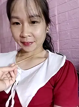 Happy-nice01 online show from November 11, 2025, 2:33 am