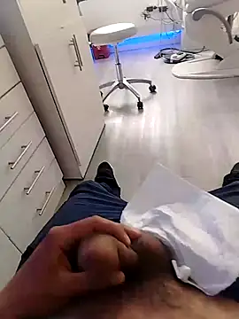 Snapshot of Blackllg chatting on November 11, 2025, 7:03 pm Blackllg online show from November 11, 2025, 7:03 pm