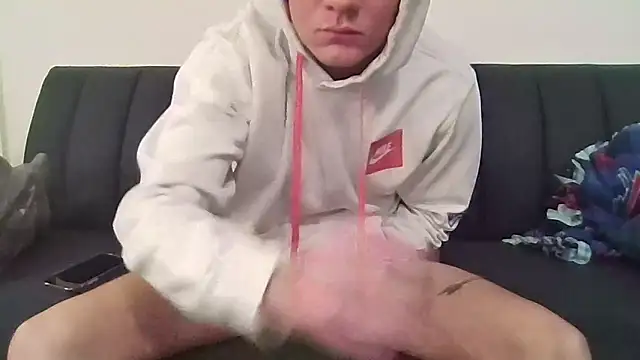 sexybigdick04 online show from April 8, 2026, 11:37 pm