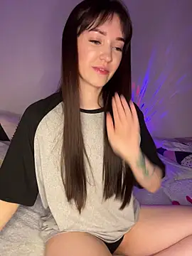 Snapshot of Veliora chatting on February 26, 2026, 7:13 pm Veliora online show from February 26, 2026, 7:13 pm