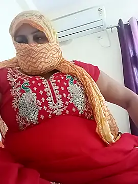 Rakhi sawant143 online show from April 27, 2026, 9:40 am