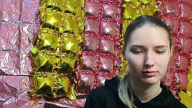  kikiclark   online show from March 19, 2026, 4:33 pm