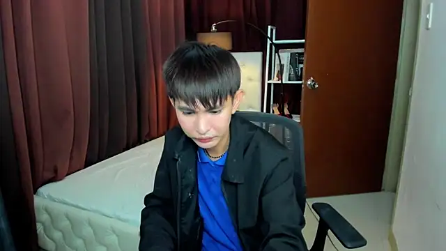 Snapshot of xxxhugecocktwinkxxx chatting on October 13, 2025, 7:47 pm xxxhugecocktwinkxxx online show from October 13, 2025, 7:47 pm