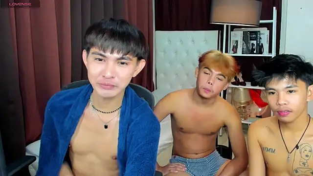 Snapshot of xxxhugecocktwinkxxx chatting on October 14, 2025, 6:20 pm xxxhugecocktwinkxxx online show from October 14, 2025, 6:20 pm