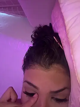 luluzinhax online show from April 22, 2026, 1:01 pm