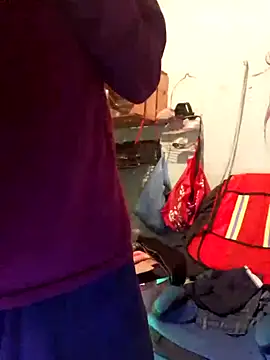 Snapshot of Calivazil chatting on October 6, 2025, 4:54 am Calivazil online show from October 6, 2025, 4:54 am