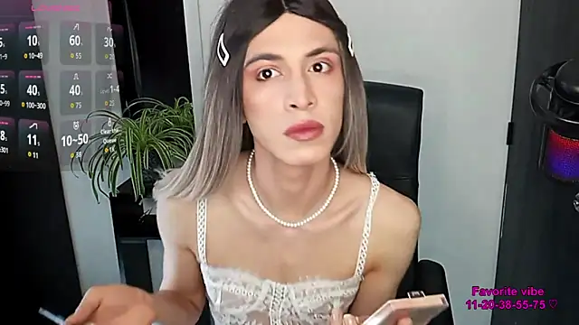 Snapshot of Andy_Roses chatting on February 2, 2026, 2:27 pm Andy Roses online show from February 2, 2026, 2:27 pm