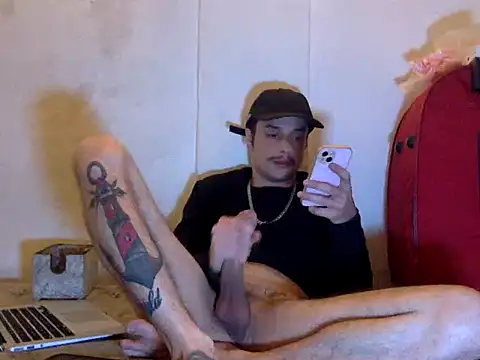 Snapshot of chrisalmeid_ chatting on October 9, 2025, 5:16 am chrisalmeid online show from October 9, 2025, 5:16 am