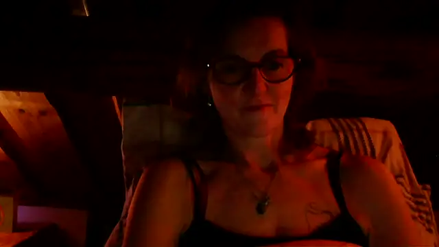 Valinella online show from March 3, 2026, 9:42 pm