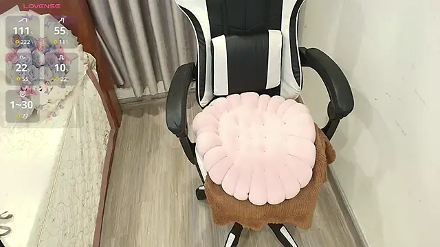 Snapshot of Bae_Gigii chatting on December 15, 2025, 12:26 am Bae Gigii online show from December 15, 2025, 12:26 am