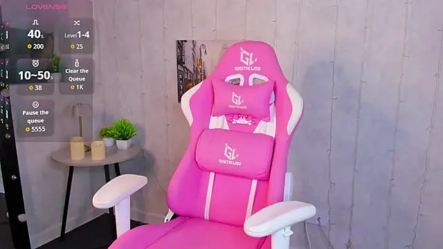 Lynn Martin online show from October 25, 2025, 11:21 pm