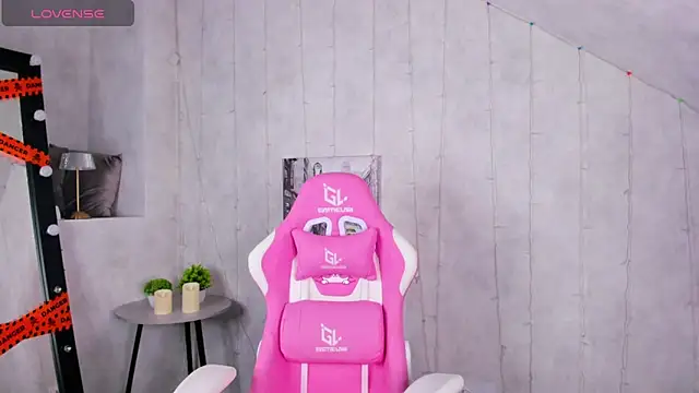 Lynn Martin online show from October 31, 2025, 12:55 am