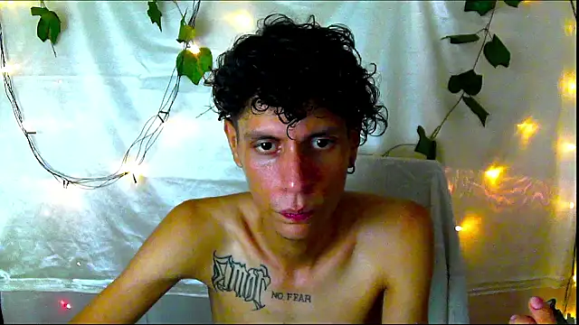 Crxxxsh online show from September 18, 2025, 8:22 pm