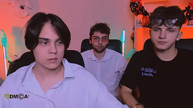 travis wolf  online show from October 26, 2025, 7:53 pm