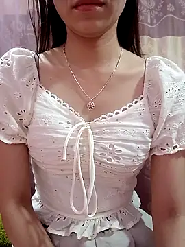 CherryBeii online show from November 17, 2025, 10:48 pm