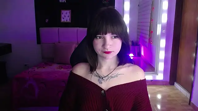  Charlotte Collins  online show from November 25, 2025, 2:28 pm