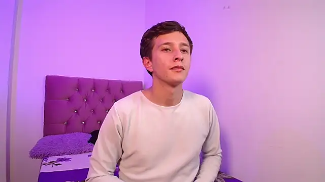 mae nathan  online show from December 1, 2025, 6:29 am