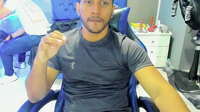 AngelAndChris online show from September 19, 2025, 12:28 pm