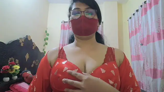 Elena cruz5 online show from March 13, 2026, 6:36 pm