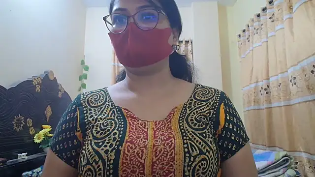 Snapshot of Elena_cruz5 chatting on April 19, 2026, 3:22 pm Elena cruz5 online show from April 19, 2026, 3:22 pm