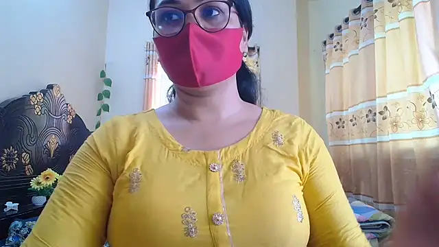 Snapshot of Elena_cruz5 chatting on April 20, 2026, 8:17 am Elena cruz5 online show from April 20, 2026, 8:17 am
