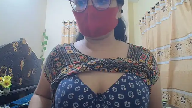 Snapshot of Elena_cruz5 chatting on April 21, 2026, 3:50 pm Elena cruz5 online show from April 21, 2026, 3:50 pm