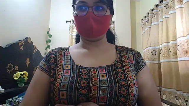 Snapshot of Elena_cruz5 chatting on April 29, 2026, 5:55 am Elena cruz5 online show from April 29, 2026, 5:55 am