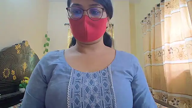 Snapshot of Elena_cruz5 chatting on May 1, 2026, 4:28 am Elena cruz5 online show from May 1, 2026, 4:28 am