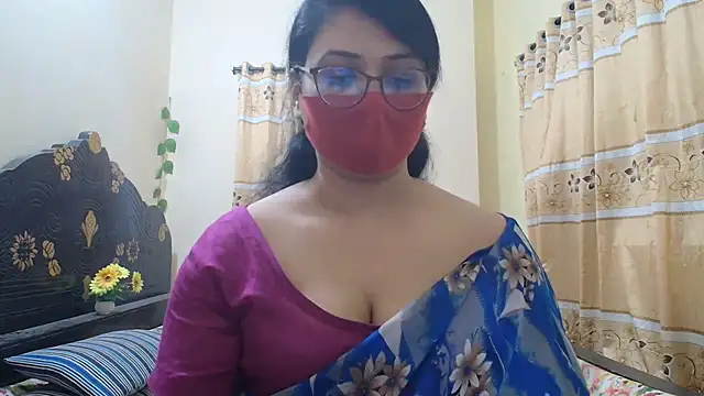 Snapshot of Elena_cruz5 chatting on May 7, 2026, 4:01 pm Elena cruz5 online show from May 7, 2026, 4:01 pm