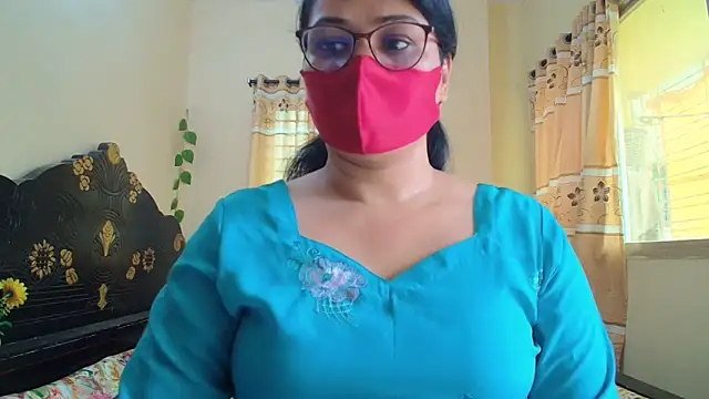 Snapshot of Elena_cruz5 chatting on May 11, 2026, 3:23 am Elena cruz5 online show from May 11, 2026, 3:23 am