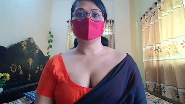 Snapshot of Elena_cruz5 chatting on May 12, 2026, 3:58 am Elena cruz5 online show from May 12, 2026, 3:58 am