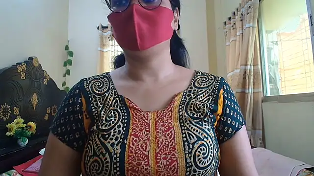 Snapshot of Elena_cruz5 chatting on May 27, 2026, 5:04 am Elena cruz5 online show from May 27, 2026, 5:04 am