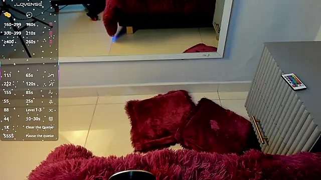 Mia Valentine  online show from January 9, 2026, 9:05 pm