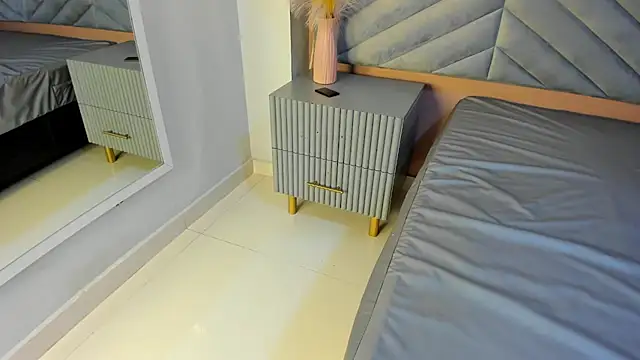 Mia Valentine  online show from February 14, 2026, 7:10 pm