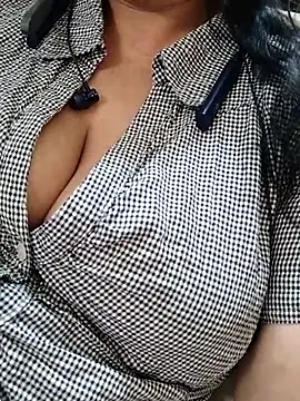 Snapshot of Janvi_-Love chatting on September 12, 2025, 6:46 am Janvi -Love online show from September 12, 2025, 6:46 am