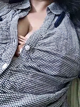 Snapshot of Janvi_-Love chatting on September 26, 2025, 5:39 pm Janvi -Love online show from September 26, 2025, 5:39 pm