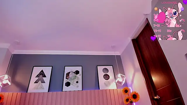 Nina Ford online show from December 17, 2025, 3:12 am