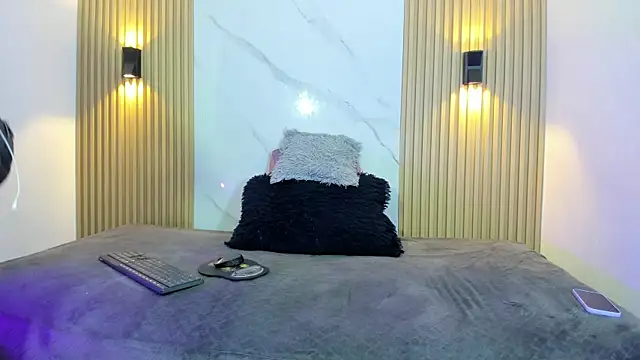 Snapshot of Valentinaliux_ chatting on February 12, 2026, 11:27 am Valentinaliux online show from February 12, 2026, 11:27 am