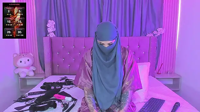 Nayla-Mouna online show from March 11, 2026, 7:42 pm