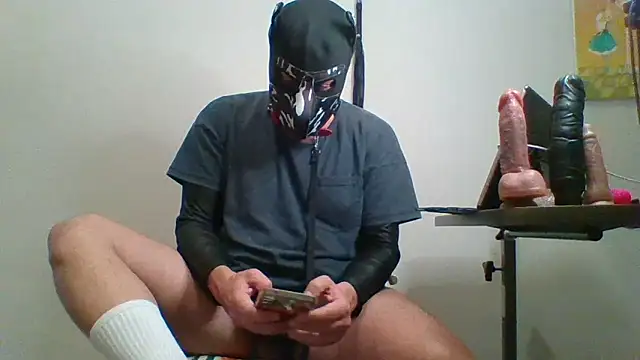 Maskpor2022 online show from November 28, 2025, 10:34 pm