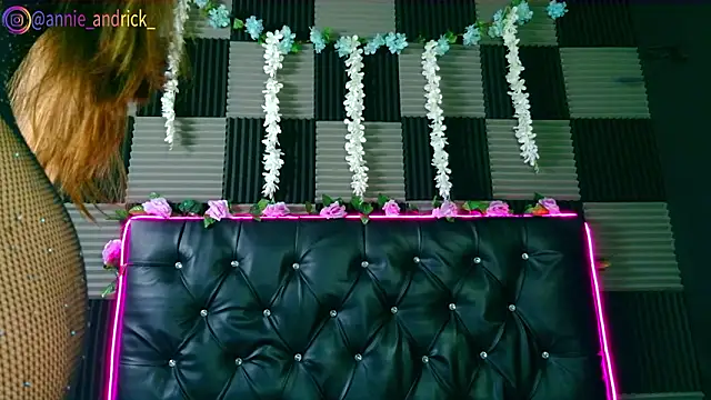 Snapshot of _leda_swan_ chatting on February 6, 2026, 1:03 pm leda swan online show from February 6, 2026, 1:03 pm