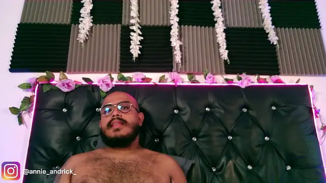  leda swan  online show from March 7, 2026, 1:41 pm