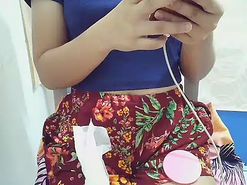 Snapshot of Jennie_Ross chatting on January 14, 2026, 7:19 pm Jennie Ross online show from January 14, 2026, 7:19 pm