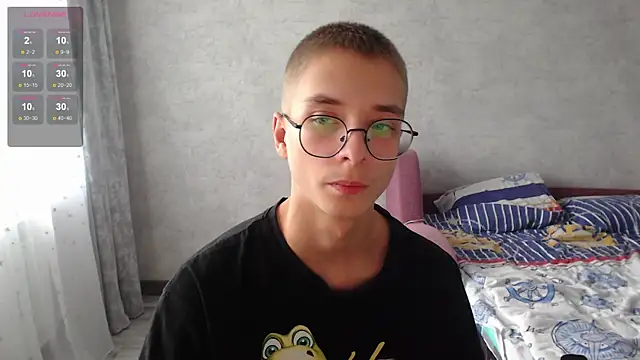 glasses cat online show from November 16, 2025, 12:00 pm