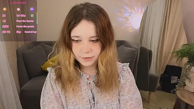 Lina Glow online show from November 29, 2025, 6:38 am