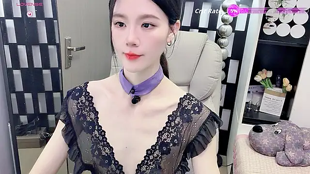 Snapshot of Yueyue-MM chatting on May 17, 2026, 12:23 pm Yueyue-MM online show from May 17, 2026, 12:23 pm