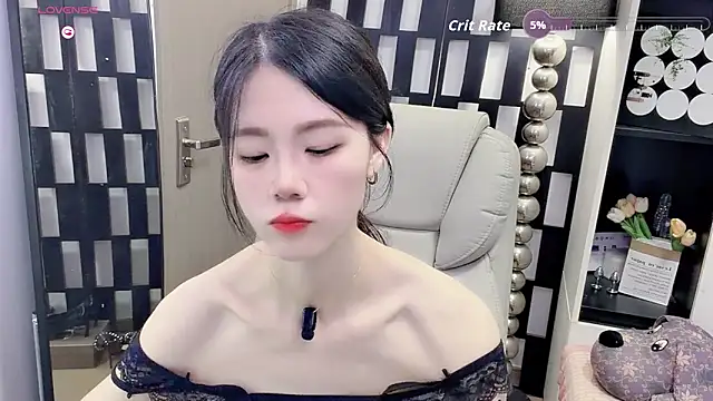 Snapshot of Yueyue-MM chatting on May 20, 2026, 2:07 am Yueyue-MM online show from May 20, 2026, 2:07 am
