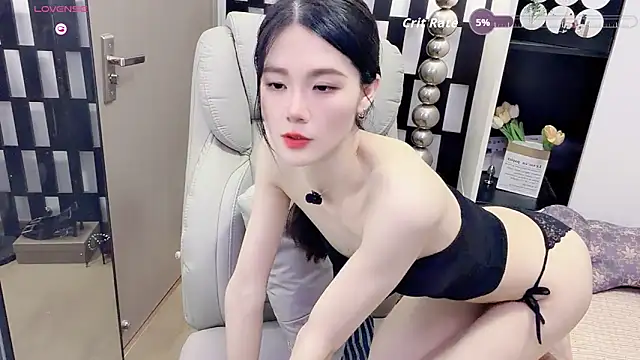 Snapshot of Yueyue-MM chatting on June 8, 2026, 1:33 pm Yueyue-MM online show from June 8, 2026, 1:33 pm