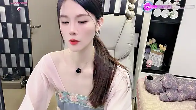 Snapshot of Yueyue-MM chatting on June 19, 2026, 2:10 pm Yueyue-MM online show from June 19, 2026, 2:10 pm